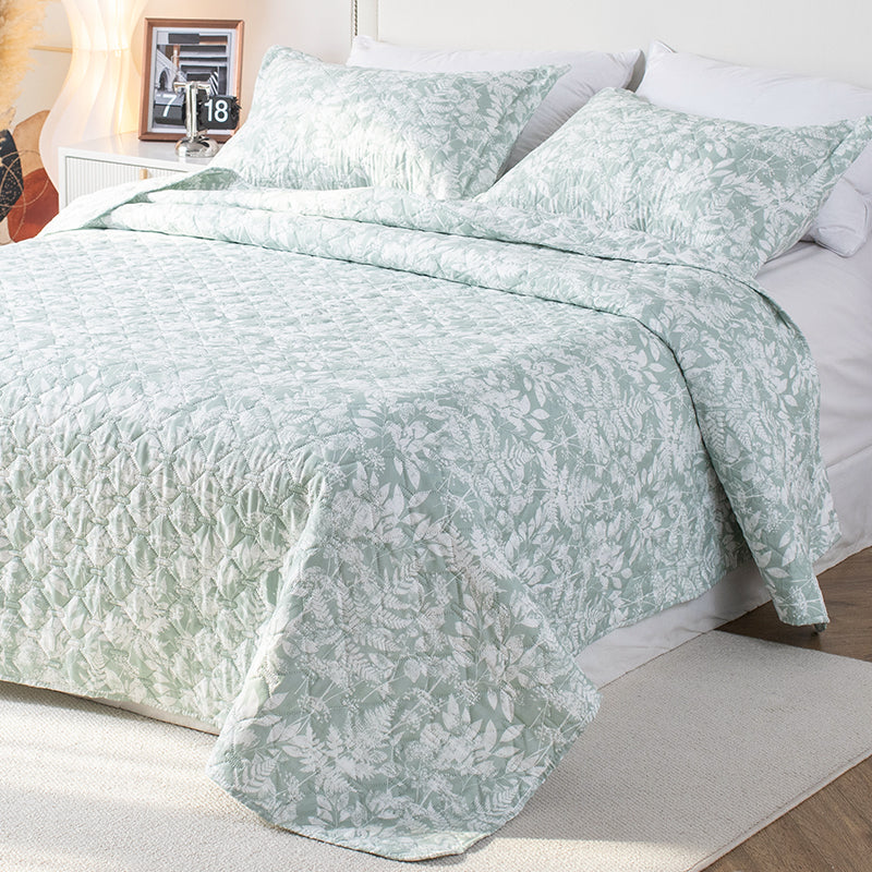 Kasentex Lightweight Floral Quilt Set Twin/Queen/King - Soft All Season Bedspread Coverlet, Green & White Botanical