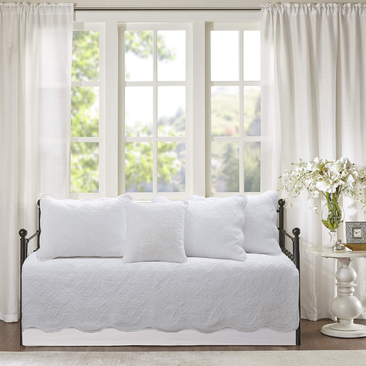 Serenity White Victorian Scalloped Medallion Floral Pure Solid Cotton Reversible Quilt Bedding Set